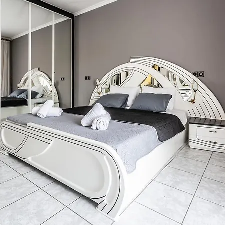 Vip With Jacuzzi And Barbeque Βίλα Vromerí